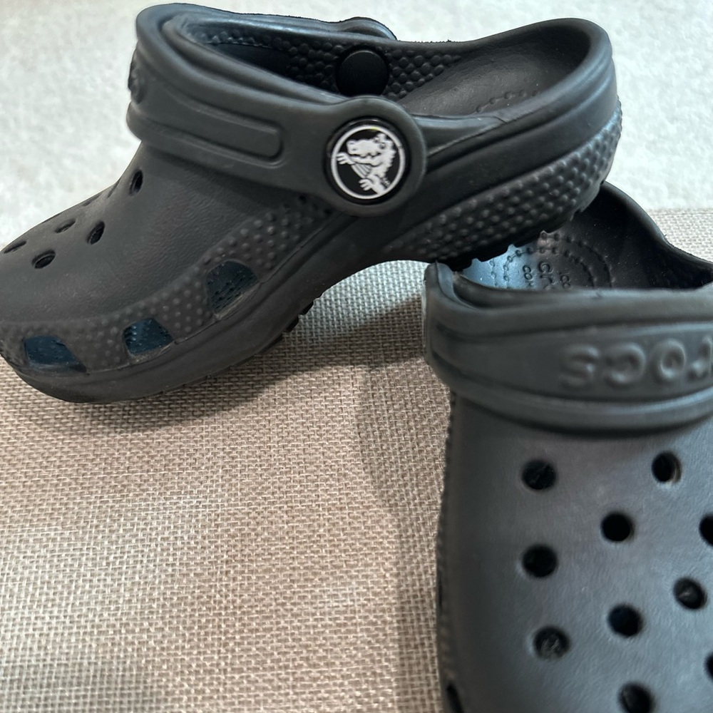 Baby crocs size 7C
